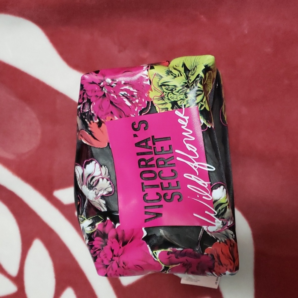 VS WILDFLOWER MAKEUP BAG NWT